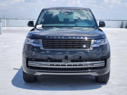 2025 Land Rover Range Rover P530 SE