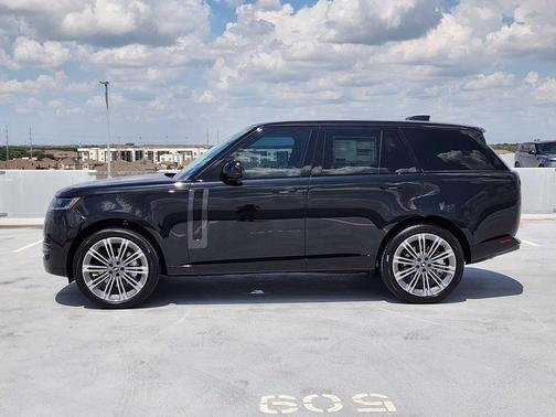 2025 Land Rover Range Rover P530 SE