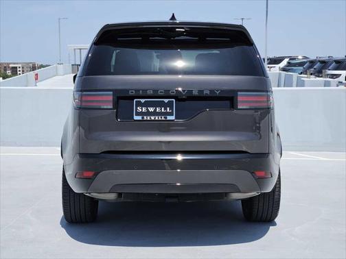 2024 Land Rover Discovery P300 Dynamic SE