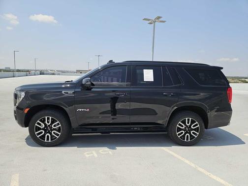 Onyx Black 2022 GMC Yukon AT4