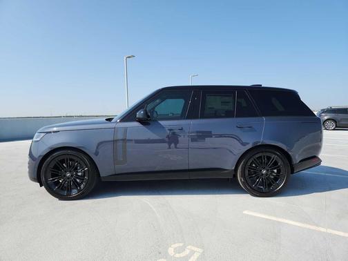 2025 Land Rover Range Rover P400 SE
