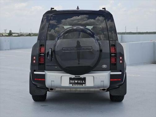 2023 Land Rover Defender SE