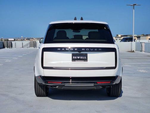 2025 Land Rover Range Rover P400 SE