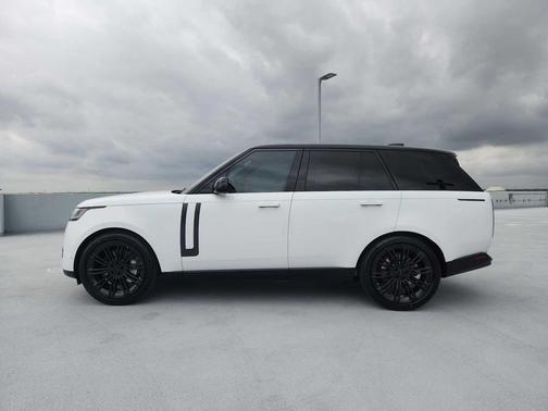 Fuji White 2026 Land Rover Range Rover P530 SE