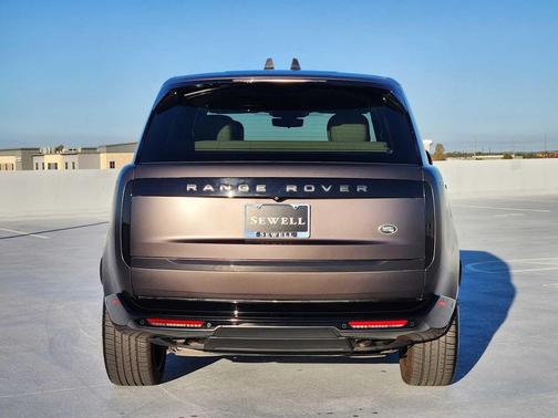 2023 Land Rover Range Rover Autobiography LWB