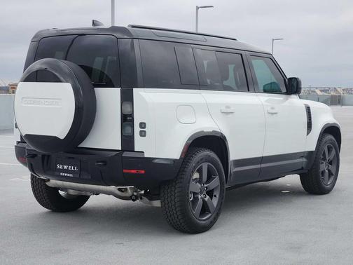 2026 Land Rover Defender P400 X-Dynamic SE