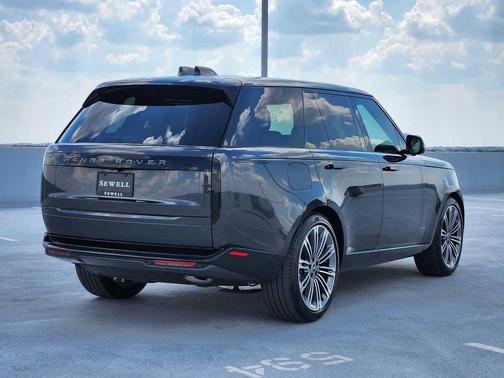 2025 Land Rover Range Rover P400 SE