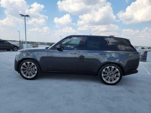 2025 Land Rover Range Rover P400 SE