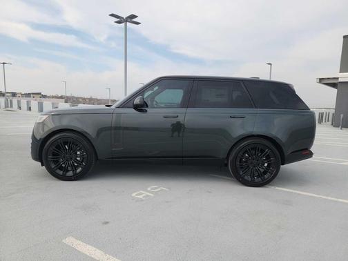 2026 Land Rover Range Rover P400 SE