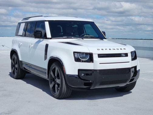 Fuji White 2026 Land Rover Defender P400 X-Dynamic SE