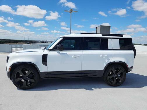 Fuji White 2026 Land Rover Defender P400 X-Dynamic SE