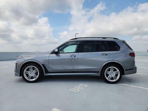 2025 BMW ALPINA XB7 Base