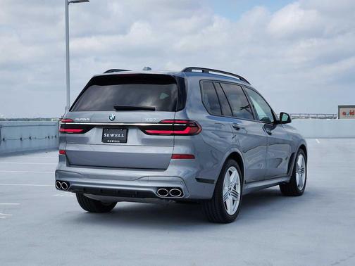 2025 BMW ALPINA XB7 Base