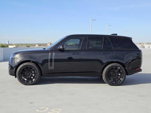 SANTORINI BLACK 2026 Land Rover Range Rover P530 SE