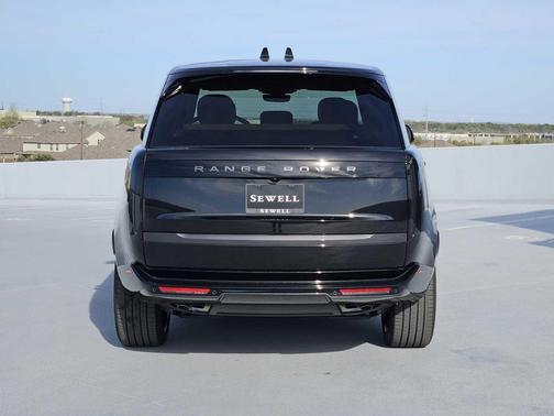 SANTORINI BLACK 2026 Land Rover Range Rover P530 SE