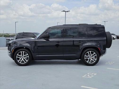 2025 Land Rover Defender 110 P300
