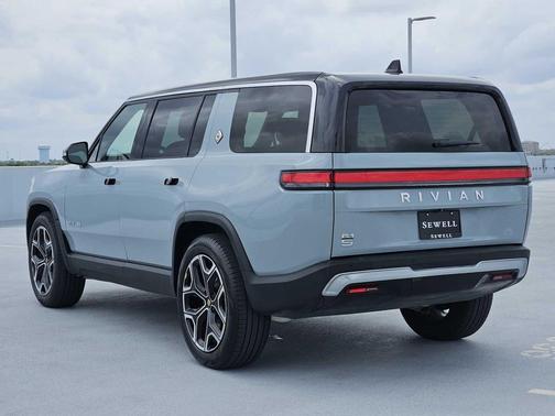 Forest Green 2024 Rivian R1S Adventure Dual-Motor Max Package