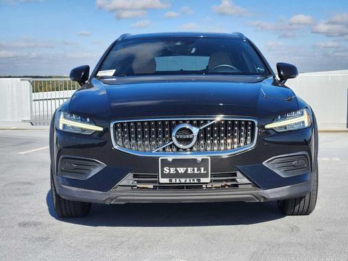 2020 Volvo V60 Cross Country T5