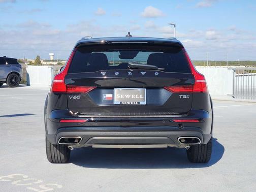 2020 Volvo V60 Cross Country T5