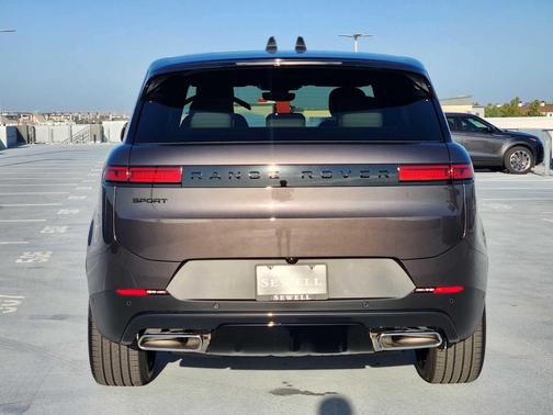 2025 Land Rover Range Rover Sport SE