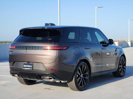 2025 Land Rover Range Rover Sport SE