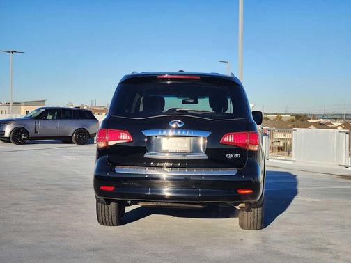 2017 INFINITI QX80 Base