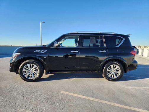 2017 INFINITI QX80 Base