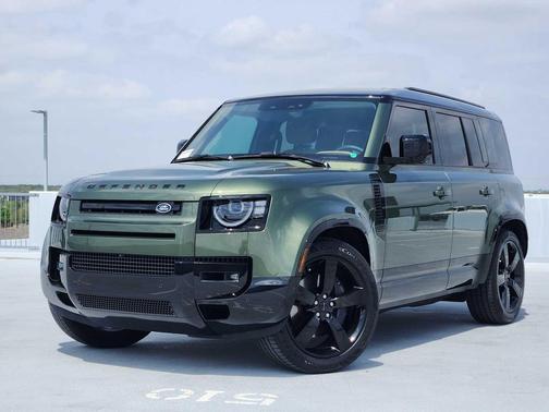 Woolstone Green Metallic 2026 Land Rover Defender 110 P400 X-Dynamic SE