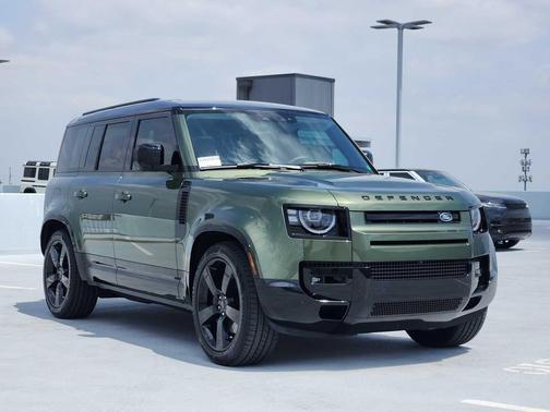 Woolstone Green Metallic 2026 Land Rover Defender 110 P400 X-Dynamic SE
