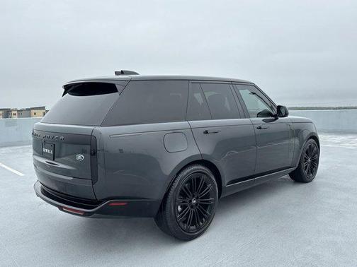 2023 Land Rover Range Rover P530 SE
