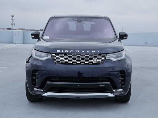 2023 Land Rover Discovery P360 Metropolitan Edition