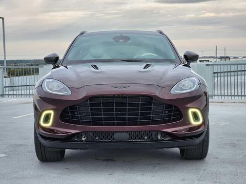 2021 Aston Martin DBX Base