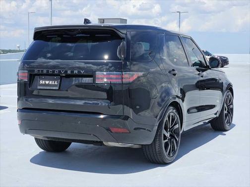 2024 Land Rover Discovery P300 Dynamic SE