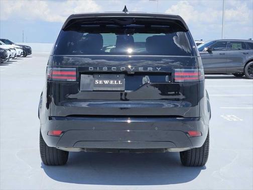 2024 Land Rover Discovery P300 Dynamic SE