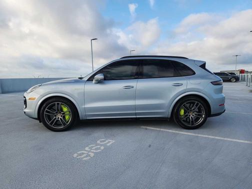 2020 Porsche Cayenne Cayenne Turbo S E-Hybrid