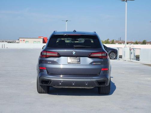 2021 BMW X5 M50i