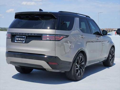 2024 Land Rover Discovery P300 Dynamic SE