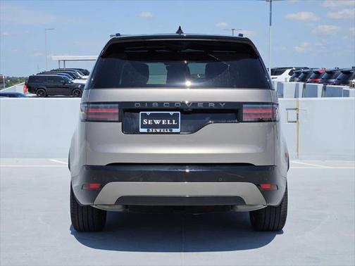 2024 Land Rover Discovery P300 Dynamic SE