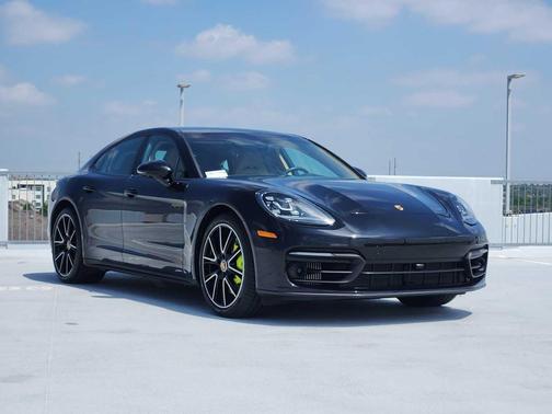 Carrara White Metallic 2023 Porsche Panamera 4 Platinum Edition