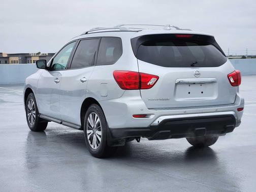2019 Nissan Pathfinder S