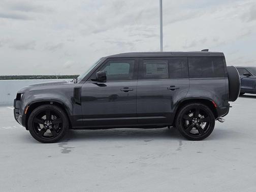 2025 Land Rover Defender 110 P500 X-Dynamic SE
