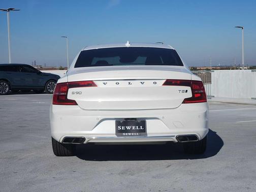 2019 Volvo S90 T5 Momentum