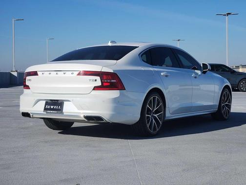 2019 Volvo S90 T5 Momentum