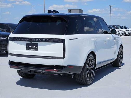 2025 Land Rover Range Rover P400 SE 7 Seat