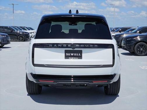 2025 Land Rover Range Rover P400 SE 7 Seat