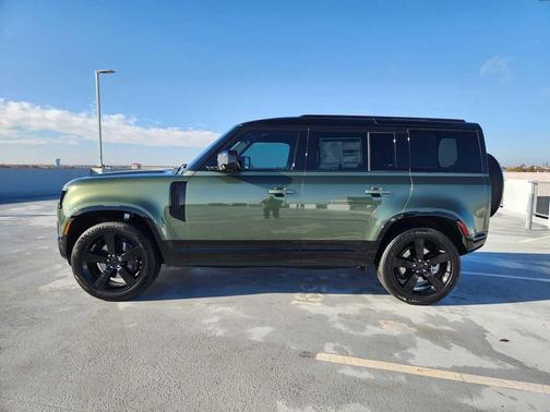 2026 Land Rover Defender P400 X-Dynamic SE