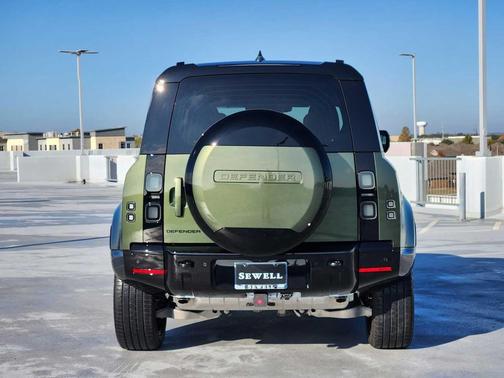 2026 Land Rover Defender P400 X-Dynamic SE