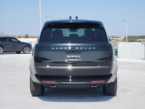 2025 Land Rover Range Rover P530 SE