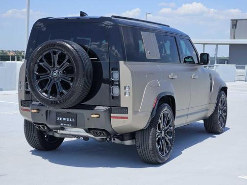 2025 Land Rover Defender P635 OCTA