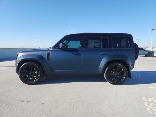 2026 Land Rover Defender OCTA